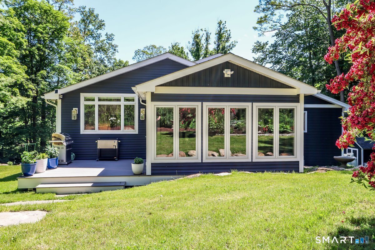 3 Ledgewood Drive