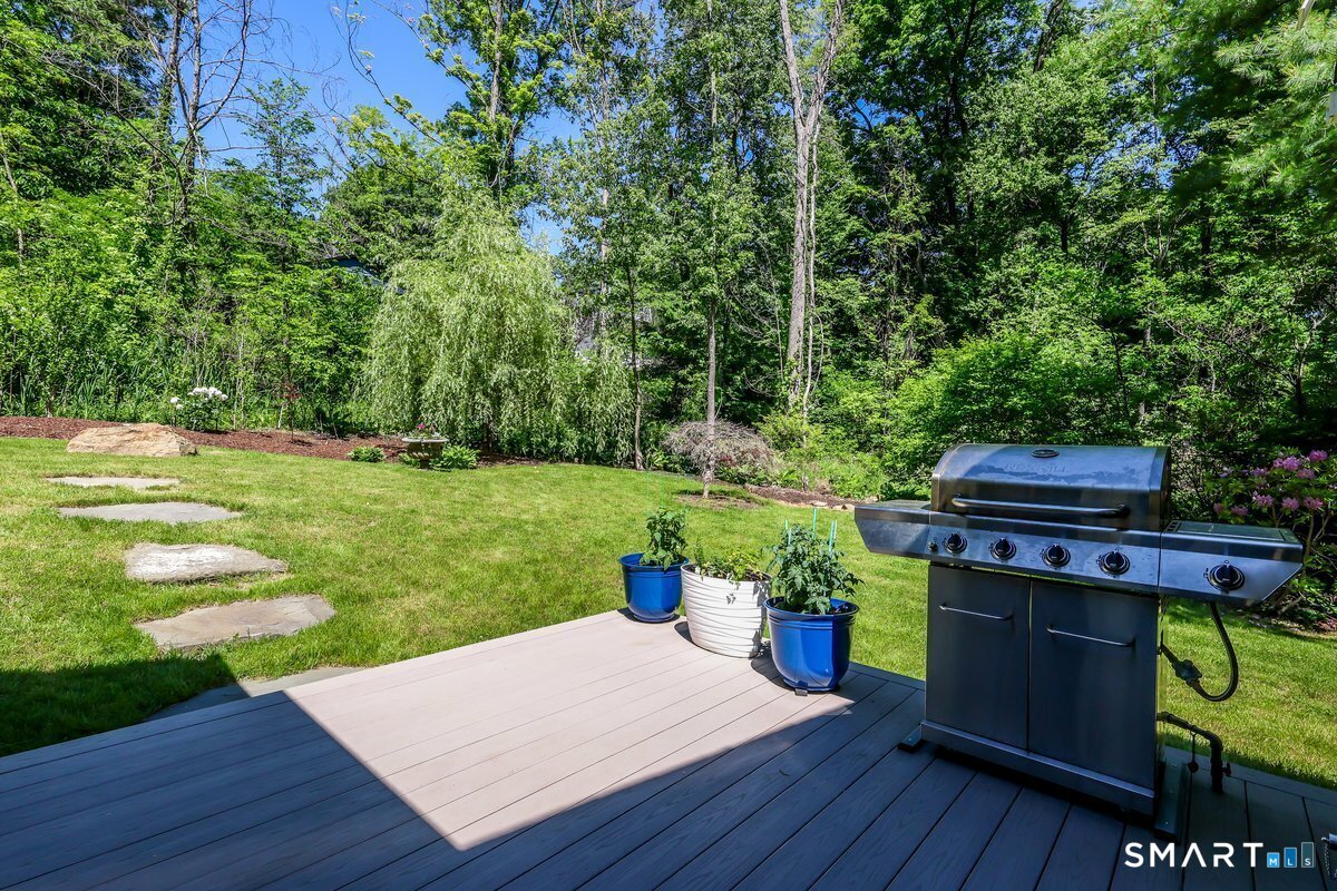 3 Ledgewood Drive