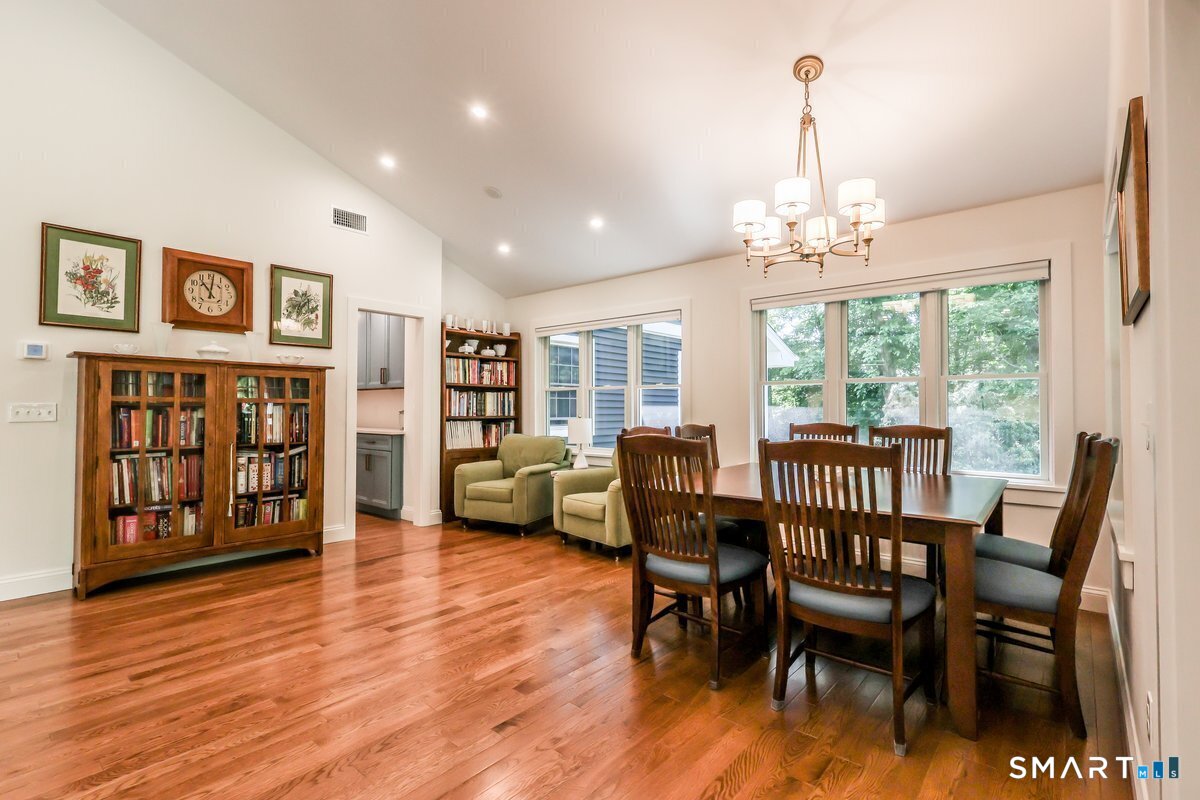 3 Ledgewood Drive