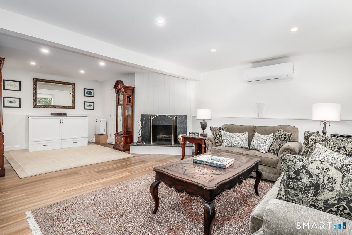 3 Ledgewood Drive