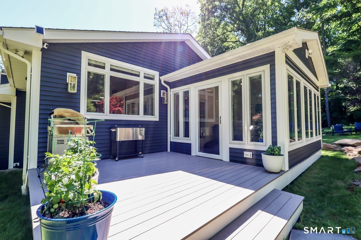 3 Ledgewood Drive