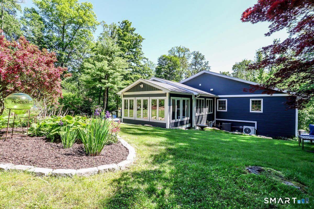 3 Ledgewood Drive