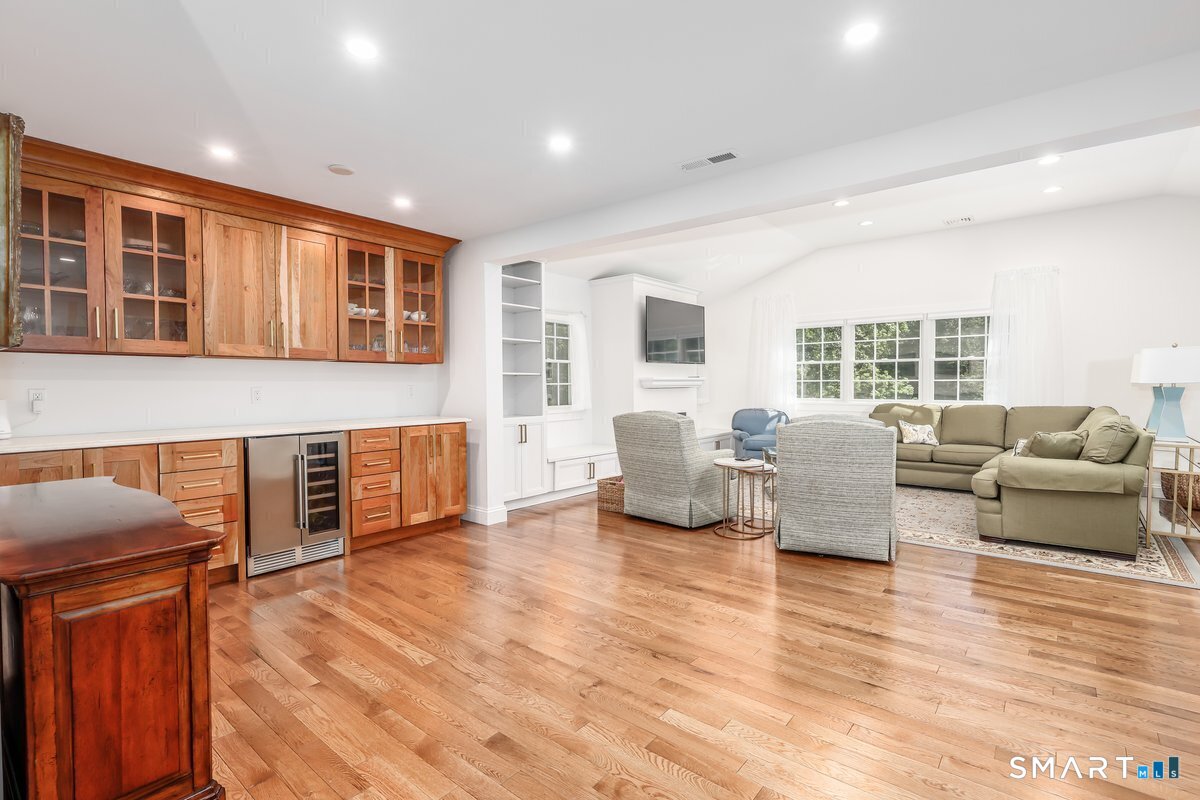 3 Ledgewood Drive