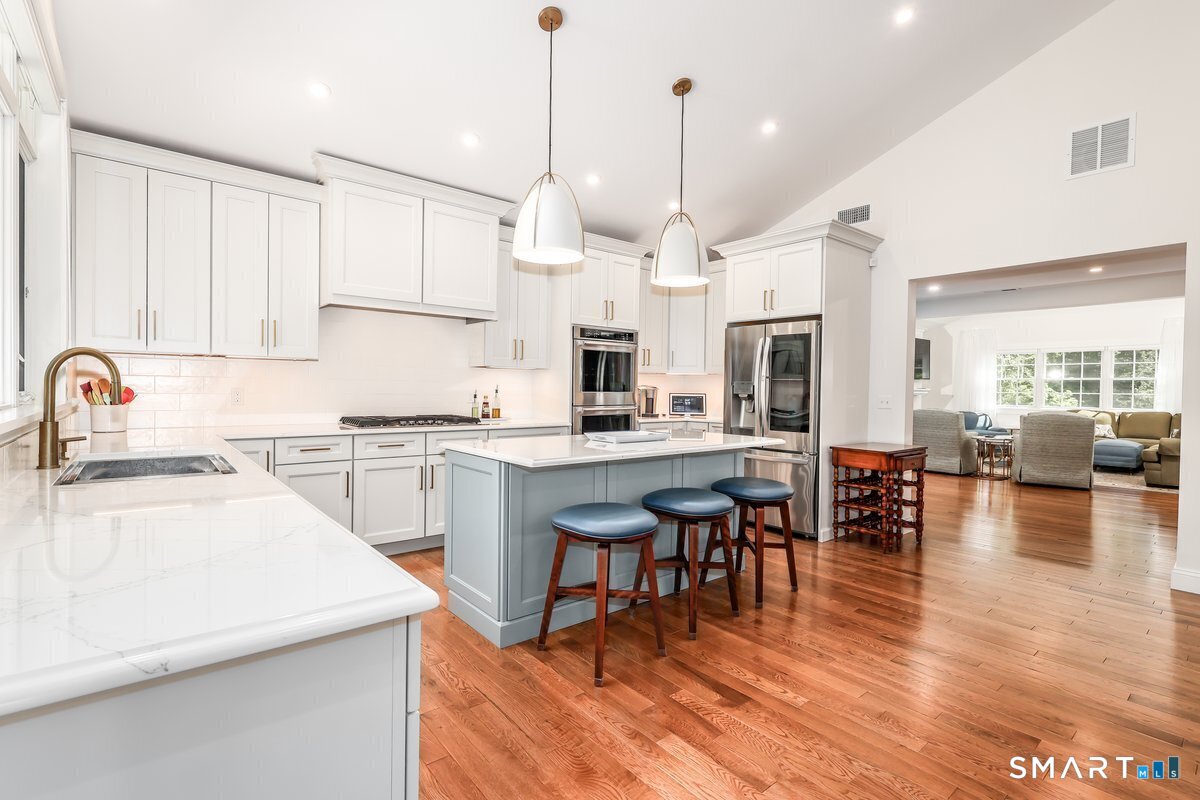 3 Ledgewood Drive