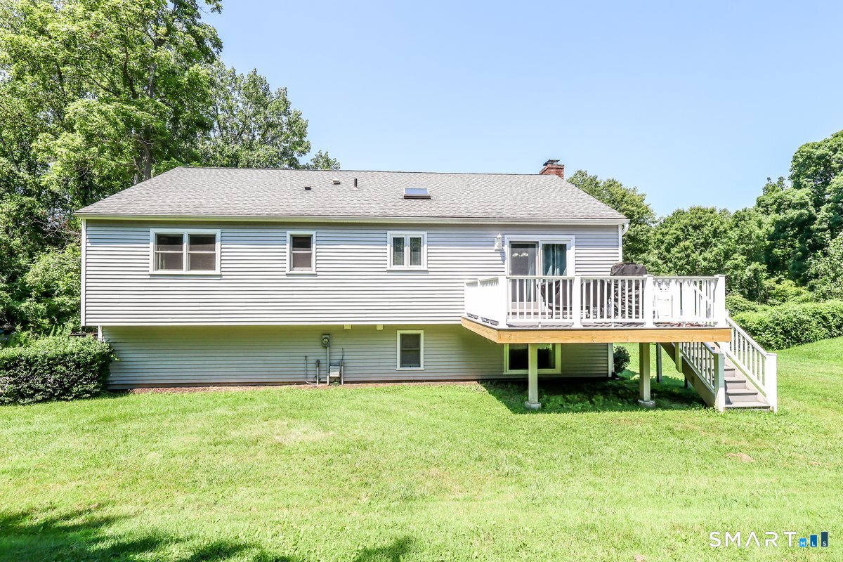 12 Mountain View Avenue
