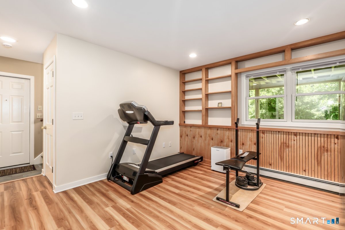 12 Mountain View Avenue