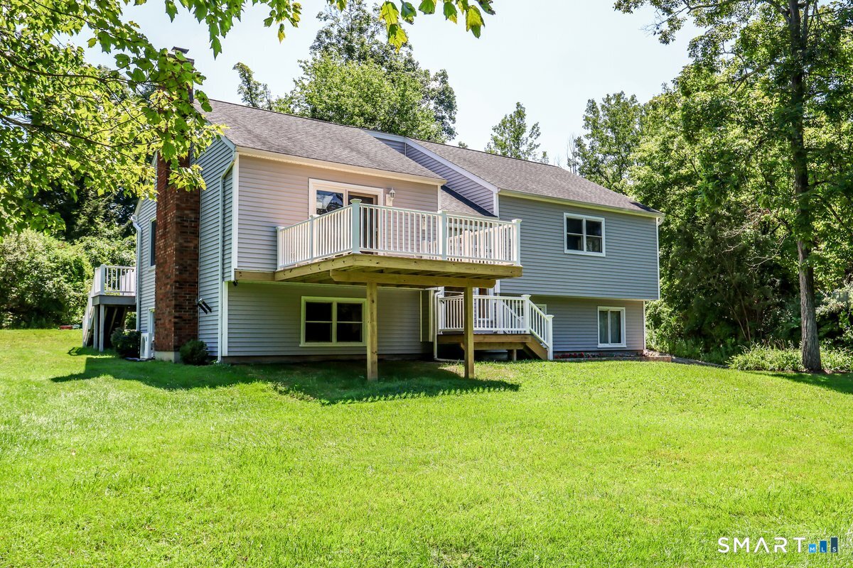 12 Mountain View Avenue
