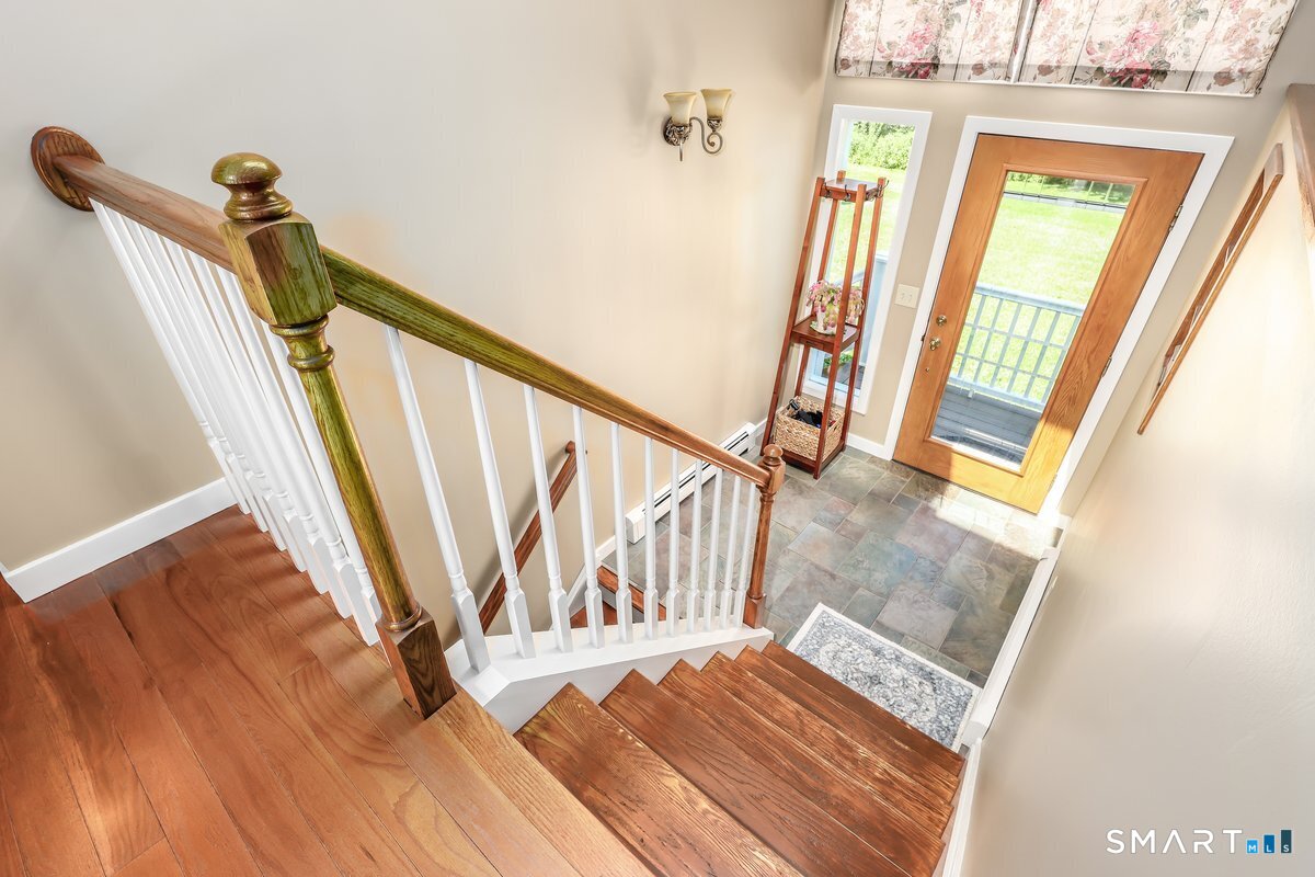 12 Mountain View Avenue