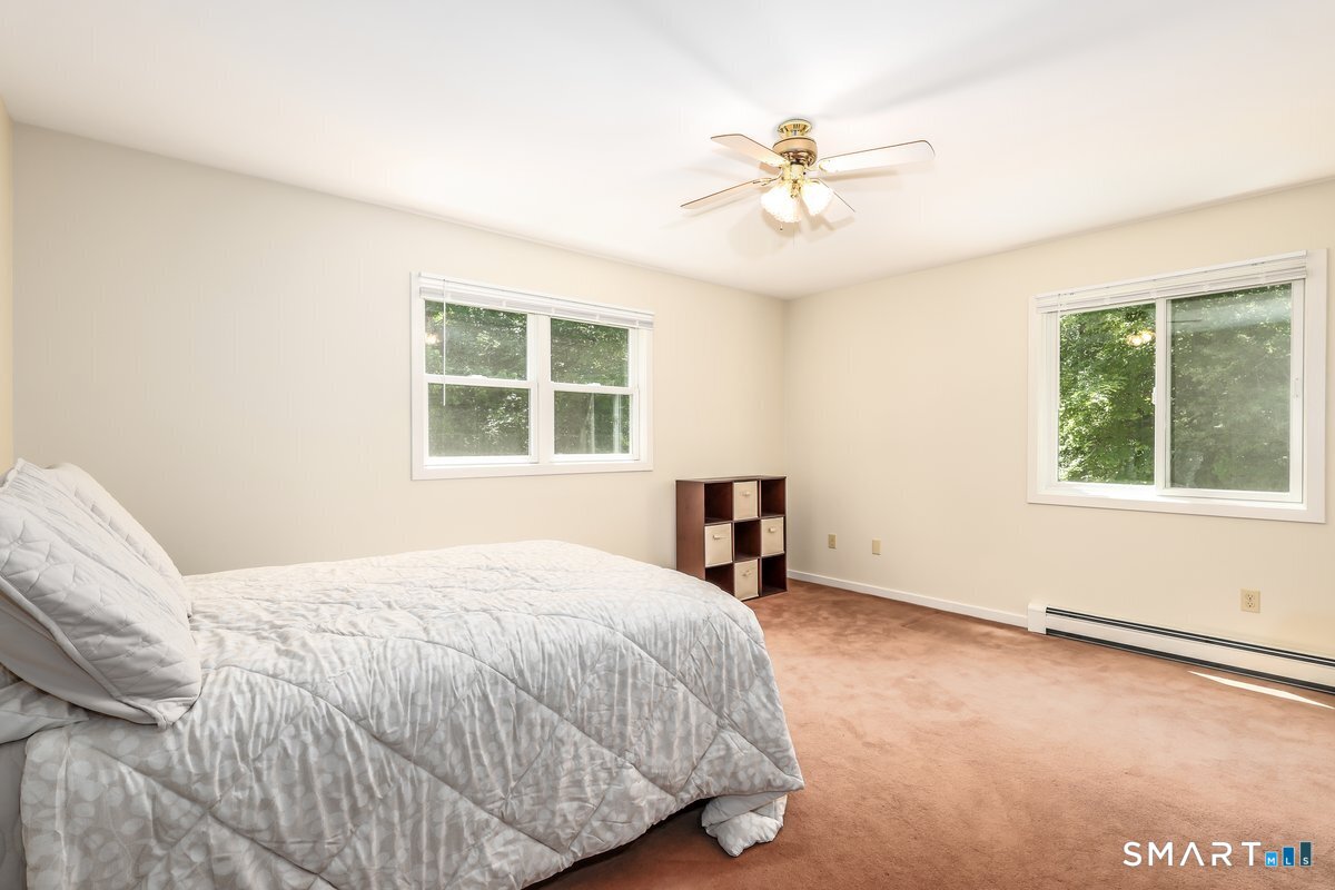 12 Mountain View Avenue