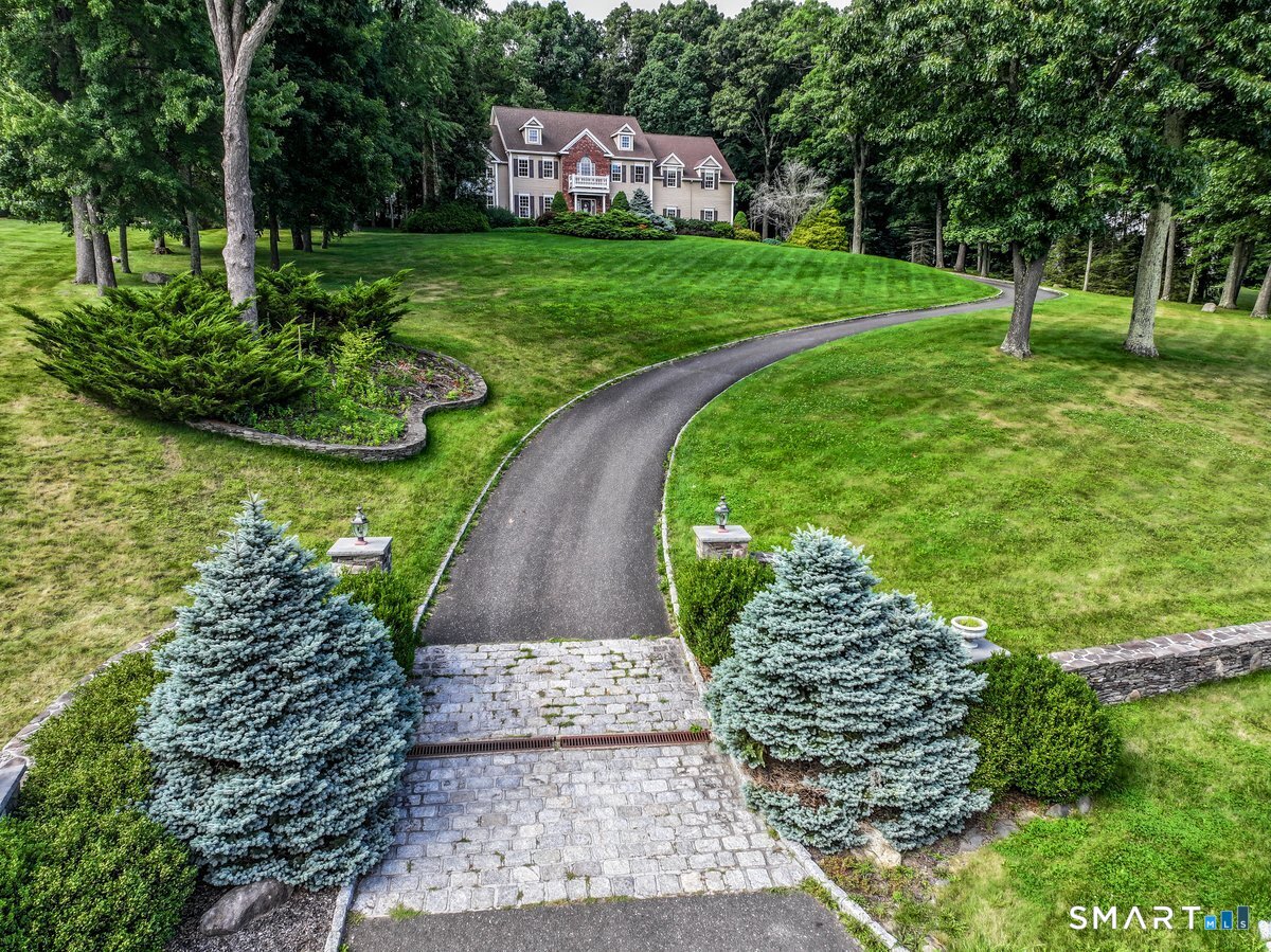 4 Mia Bella Drive