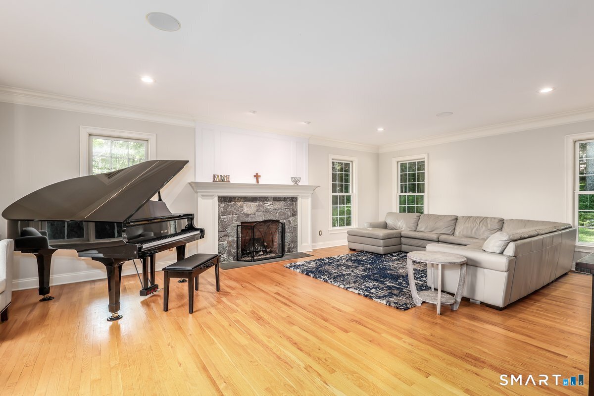 4 Mia Bella Drive