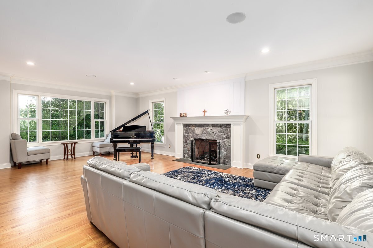 4 Mia Bella Drive