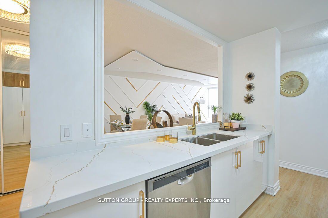 35 Trailwood Drive 713