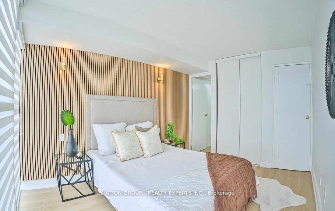 35 Trailwood Drive 713