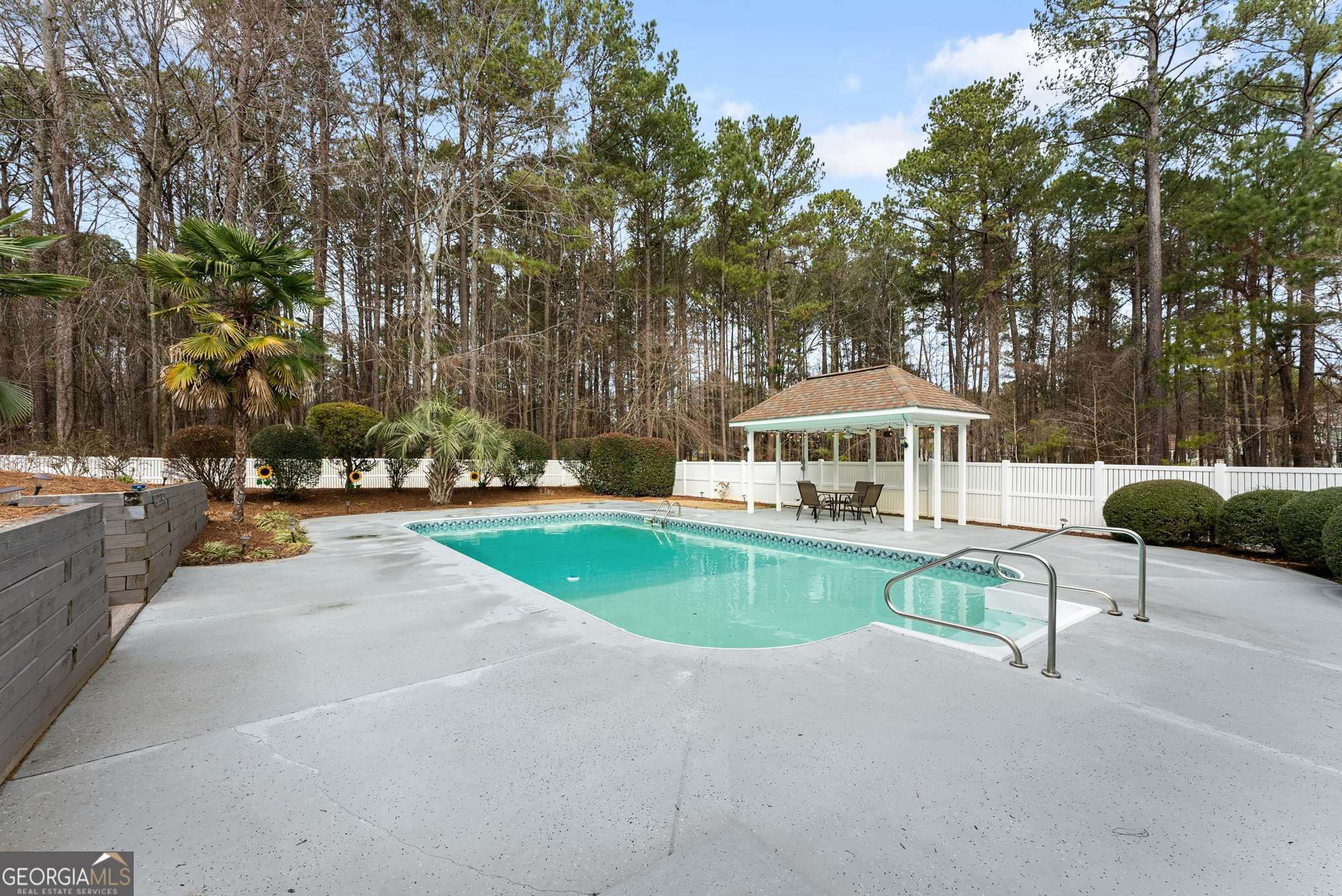120 Dresden Place
