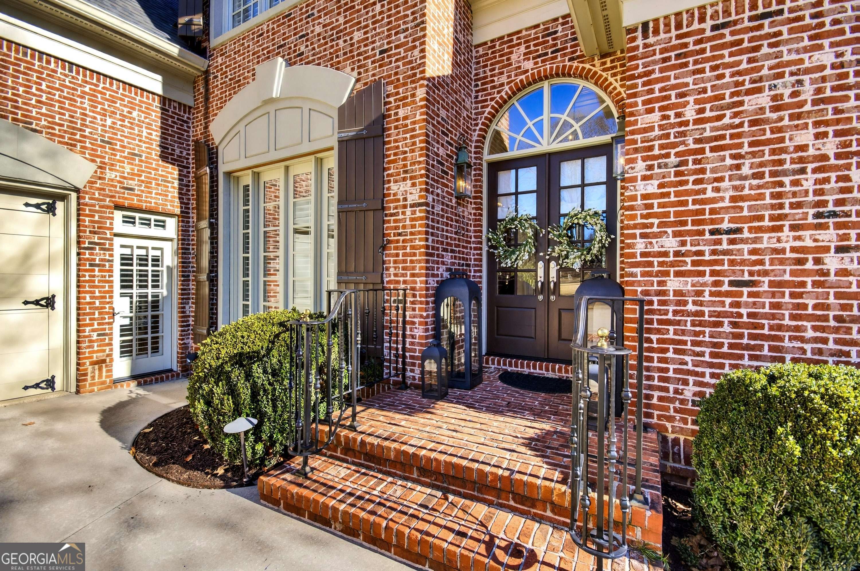 208 Brookings Lane