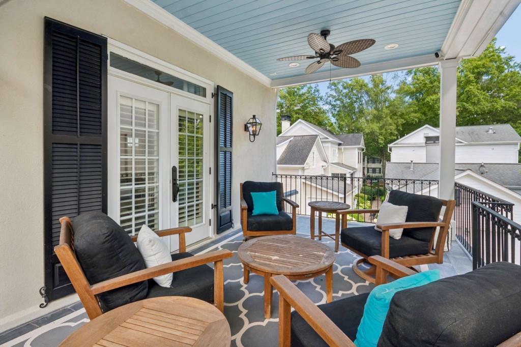 305 Abercorn Square