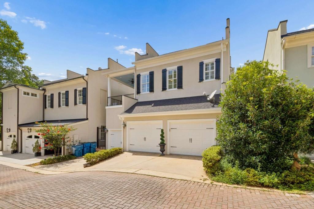 305 Abercorn Square