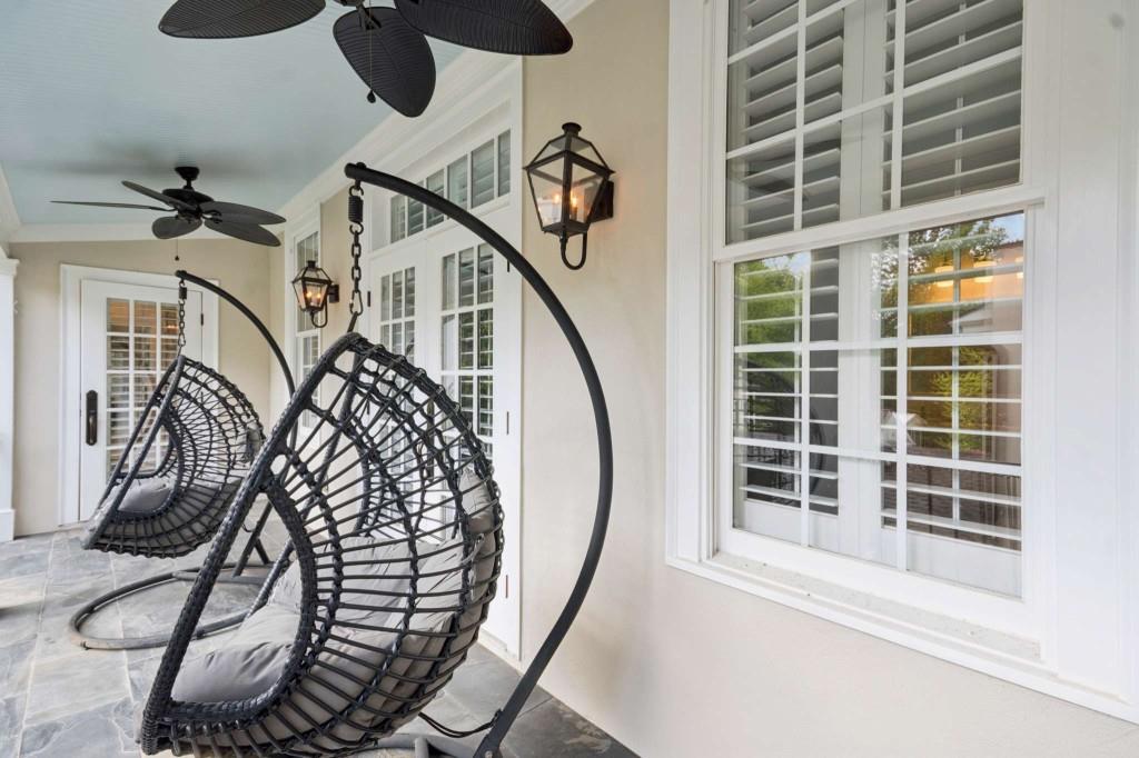 305 Abercorn Square