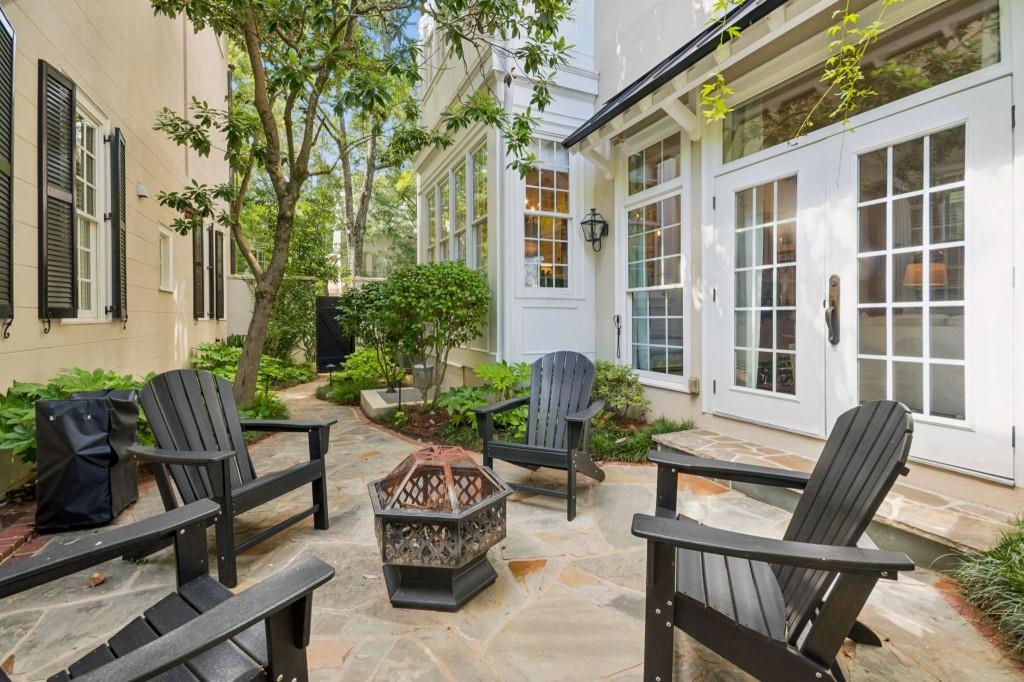 305 Abercorn Square
