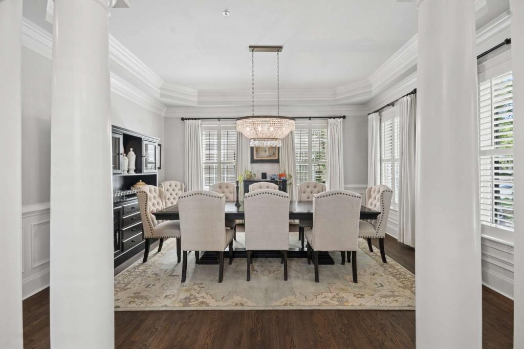 305 Abercorn Square