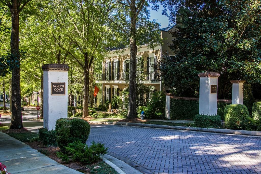 305 Abercorn Square