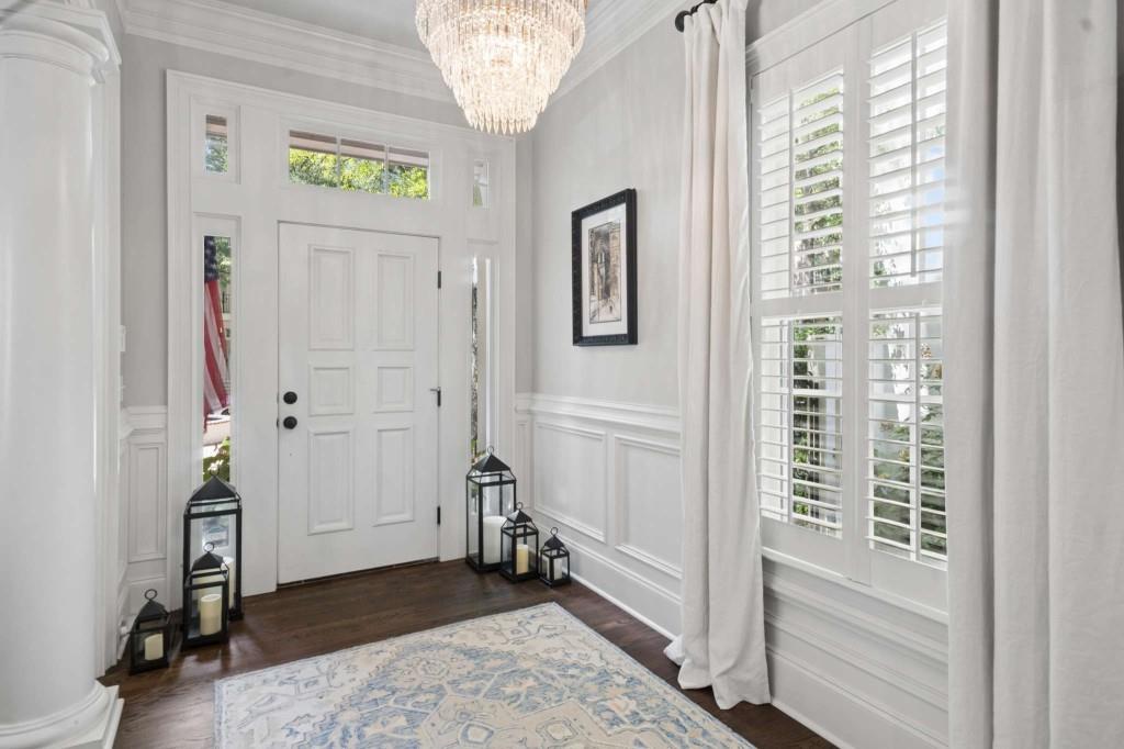 305 Abercorn Square