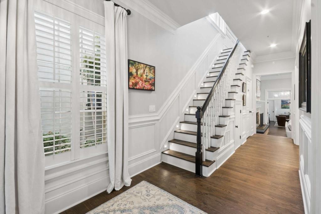 305 Abercorn Square