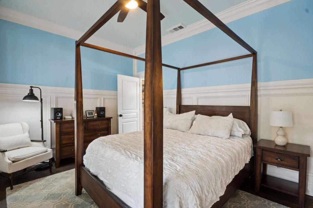 305 Abercorn Square