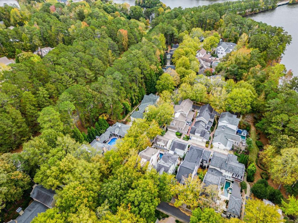 305 Abercorn Square