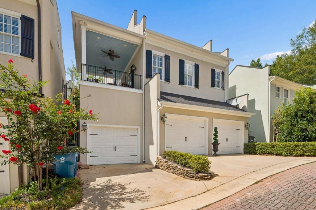 305 Abercorn Square
