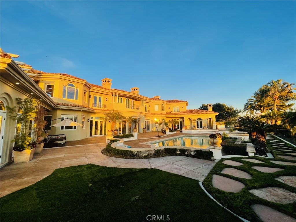5 Vista Court