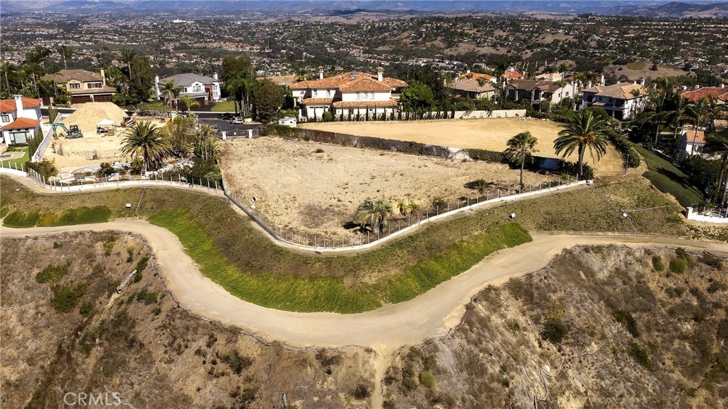 5 Vista Court