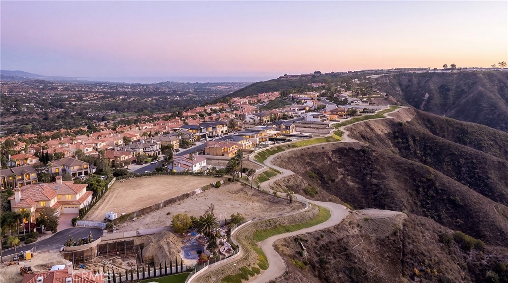 5 Vista Court