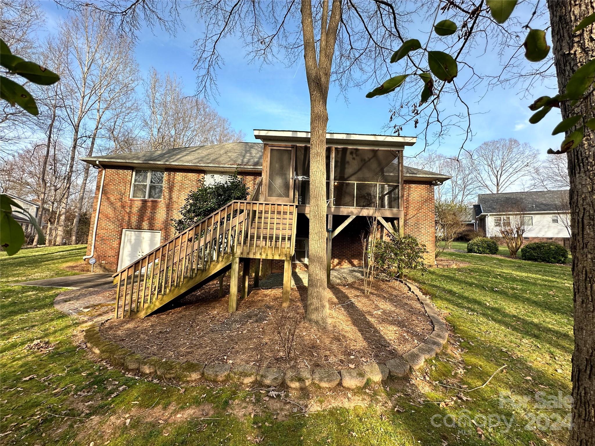 77 Mockingbird Lane