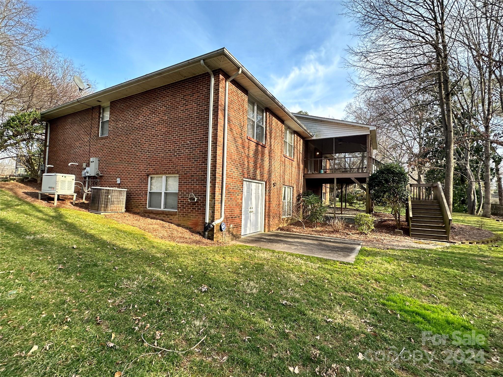 77 Mockingbird Lane