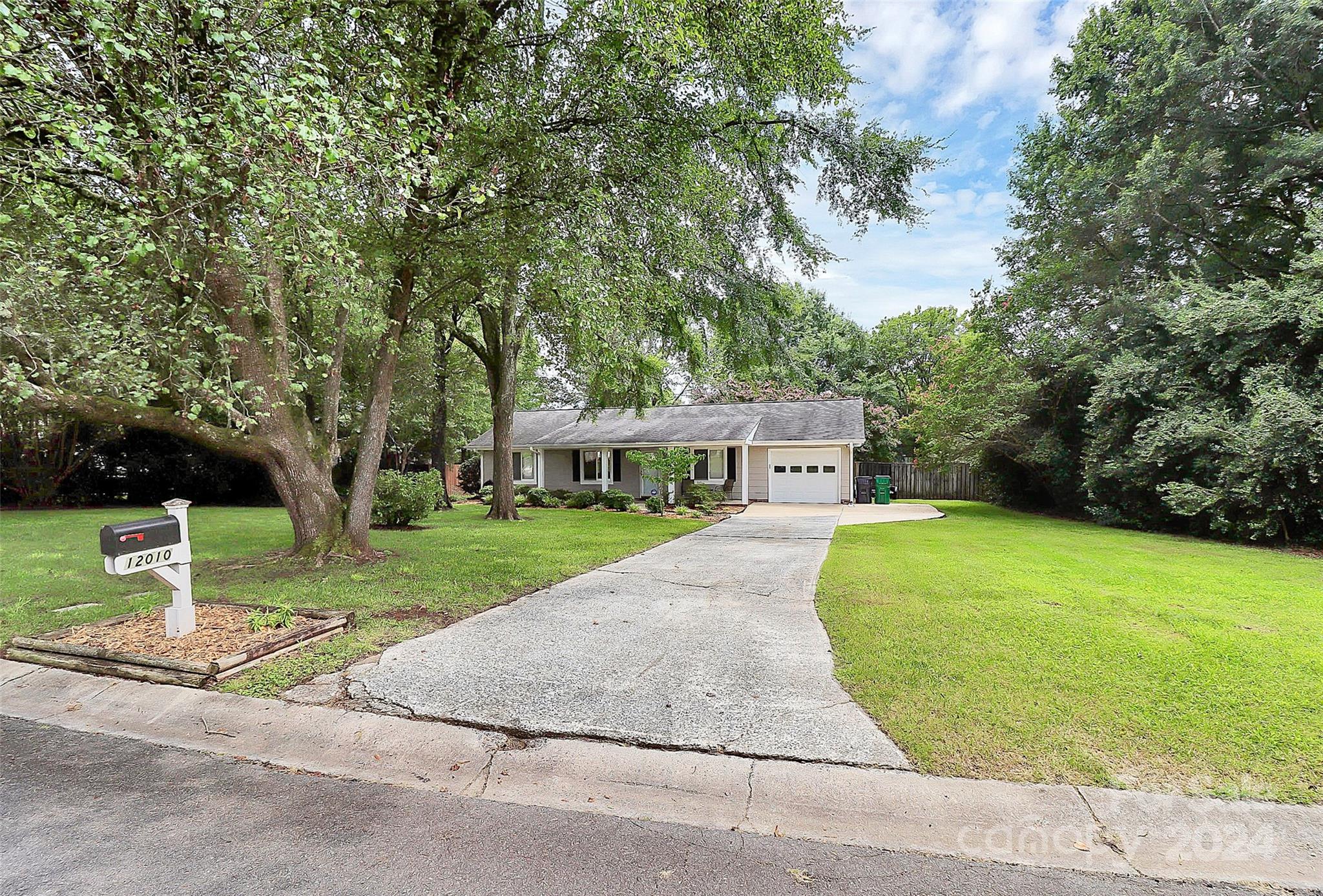 12010 Charing Grove Lane