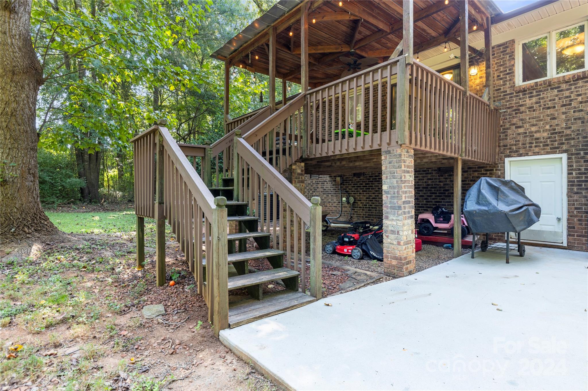 2042 Modern Estates Road