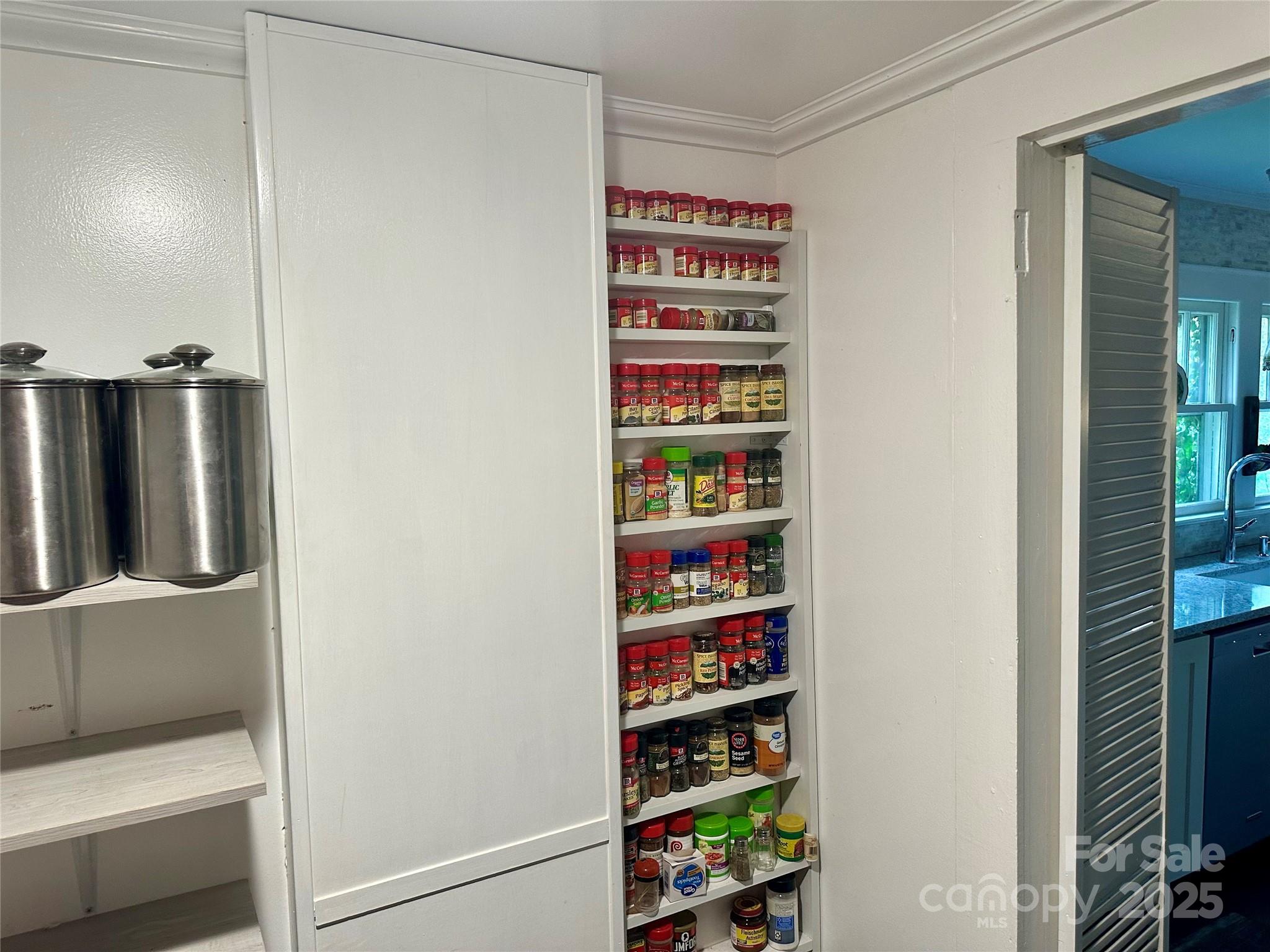 1547 Roseland Drive