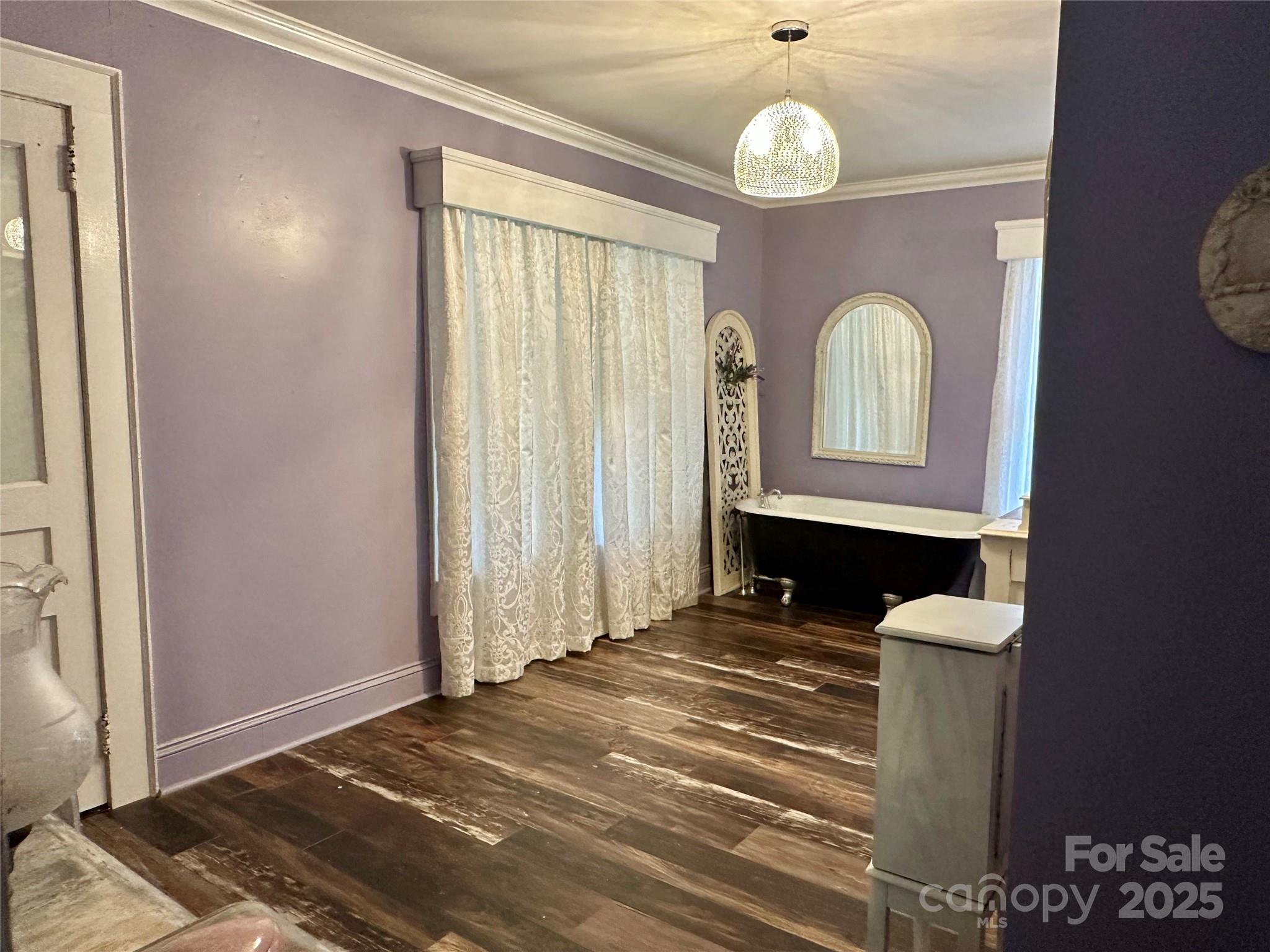 1547 Roseland Drive