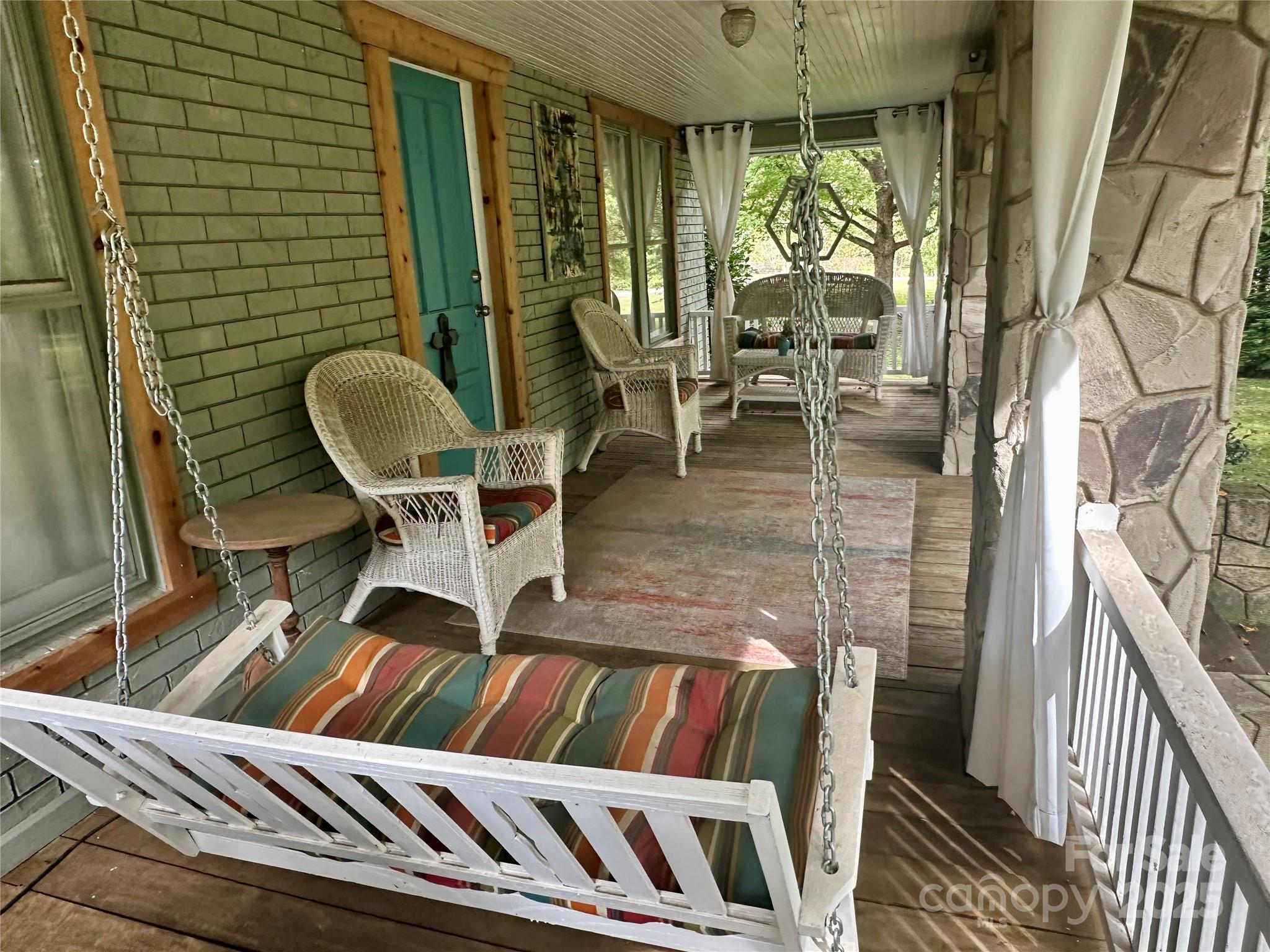 1547 Roseland Drive