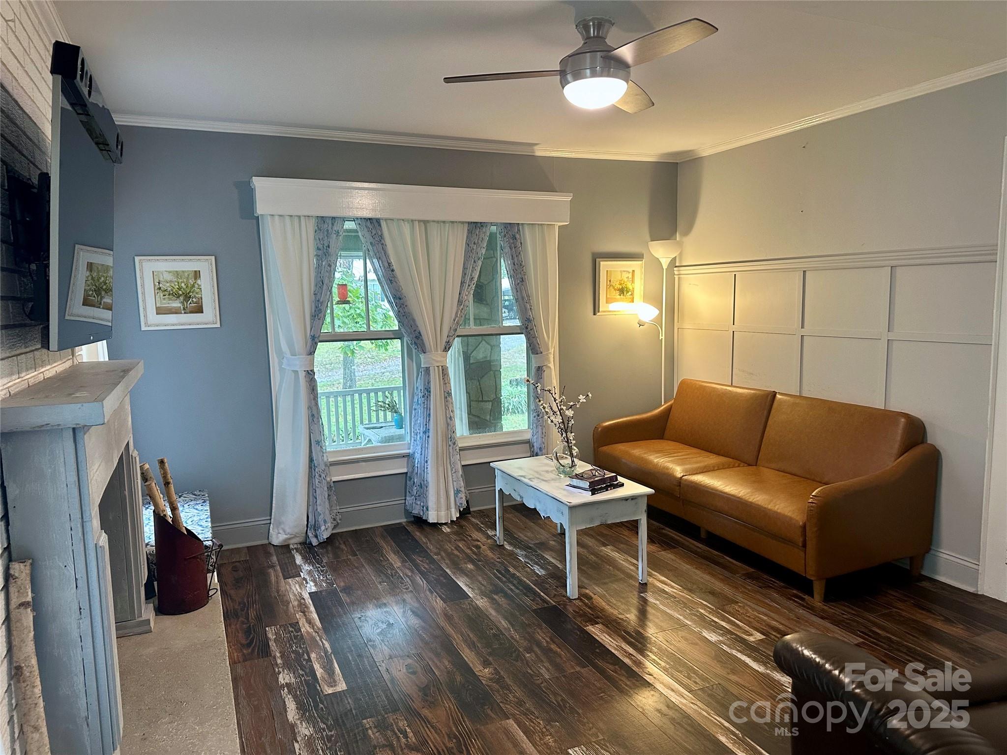 1547 Roseland Drive