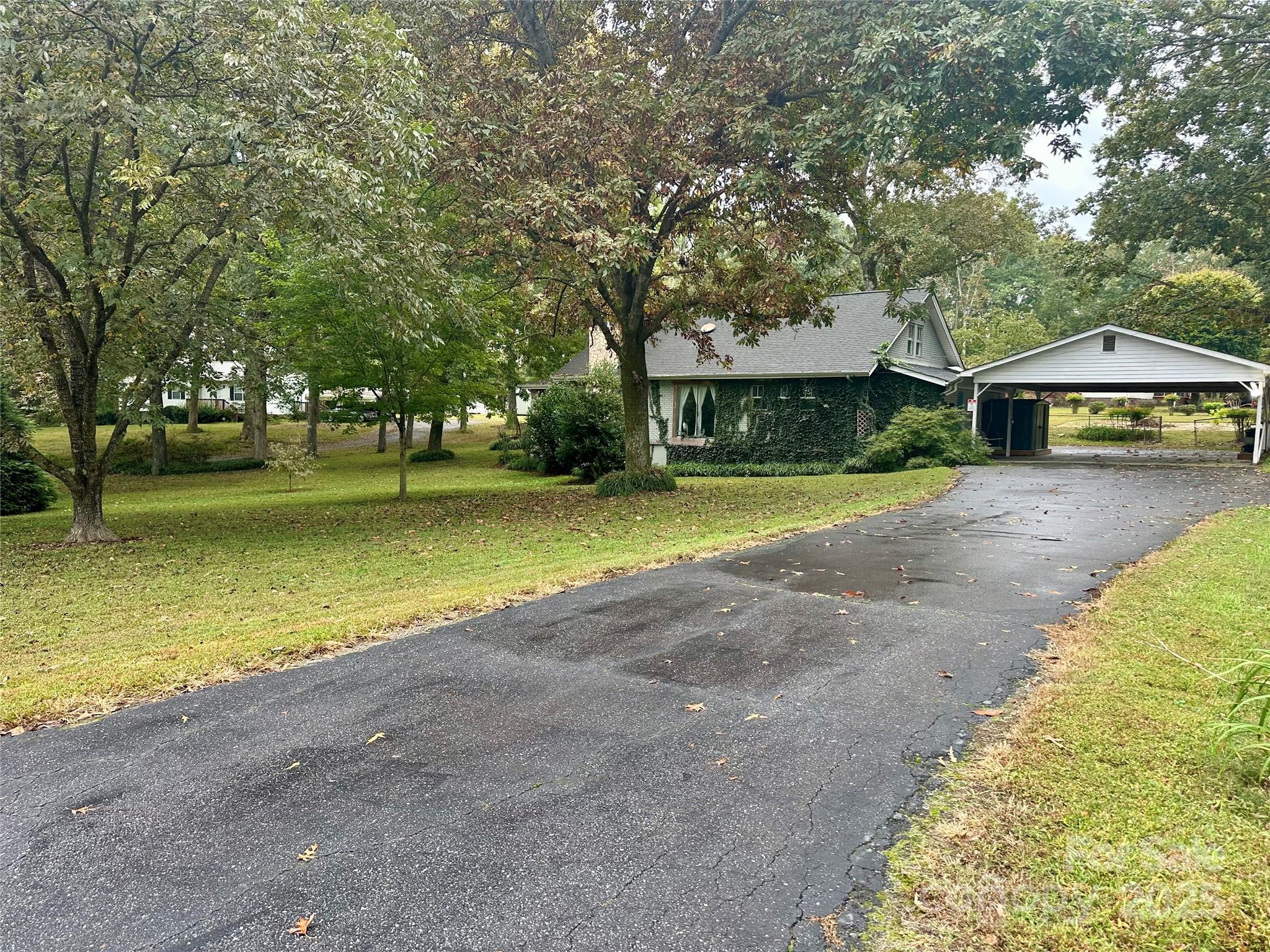 1547 Roseland Drive