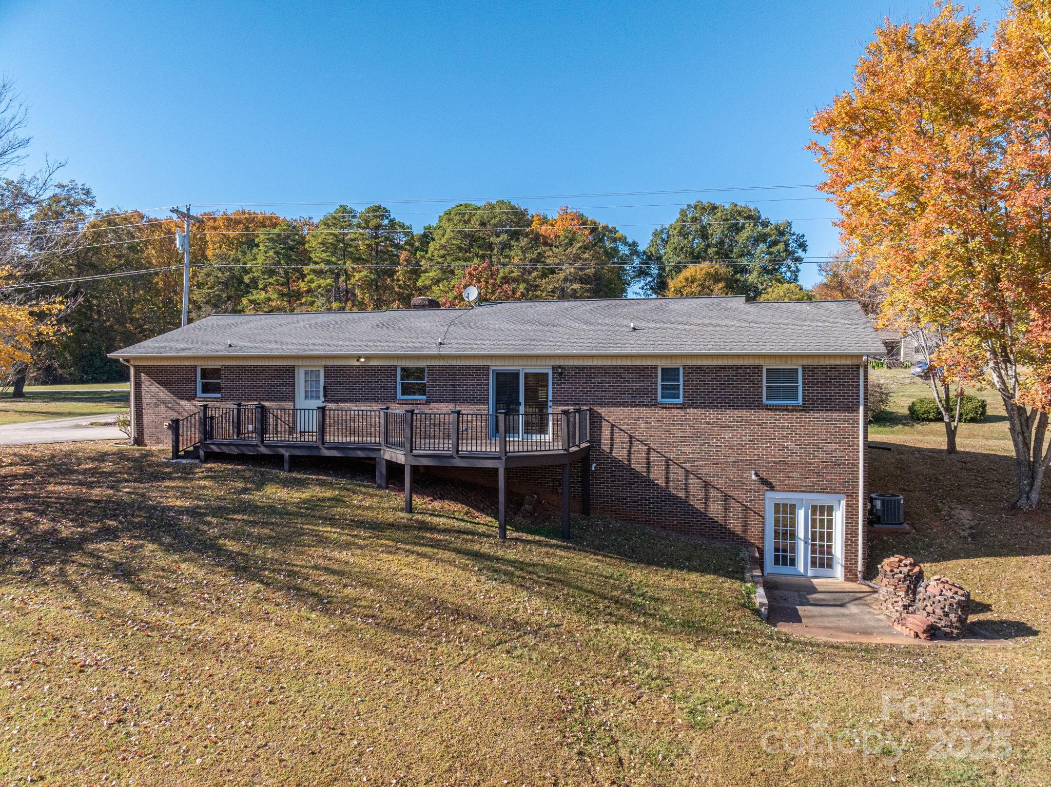 4866 E Hwy 150 Highway