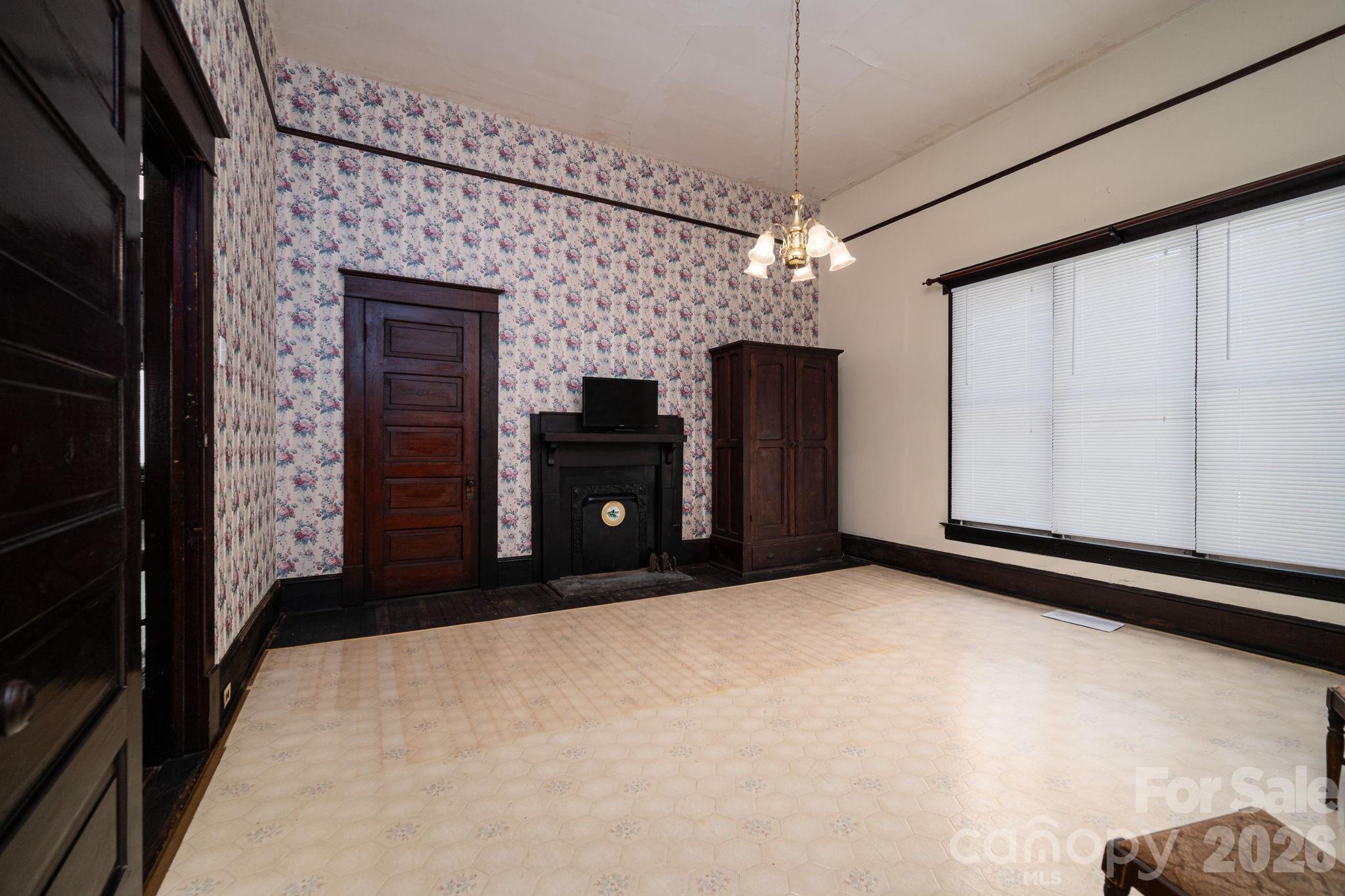 331 S Laurel Street