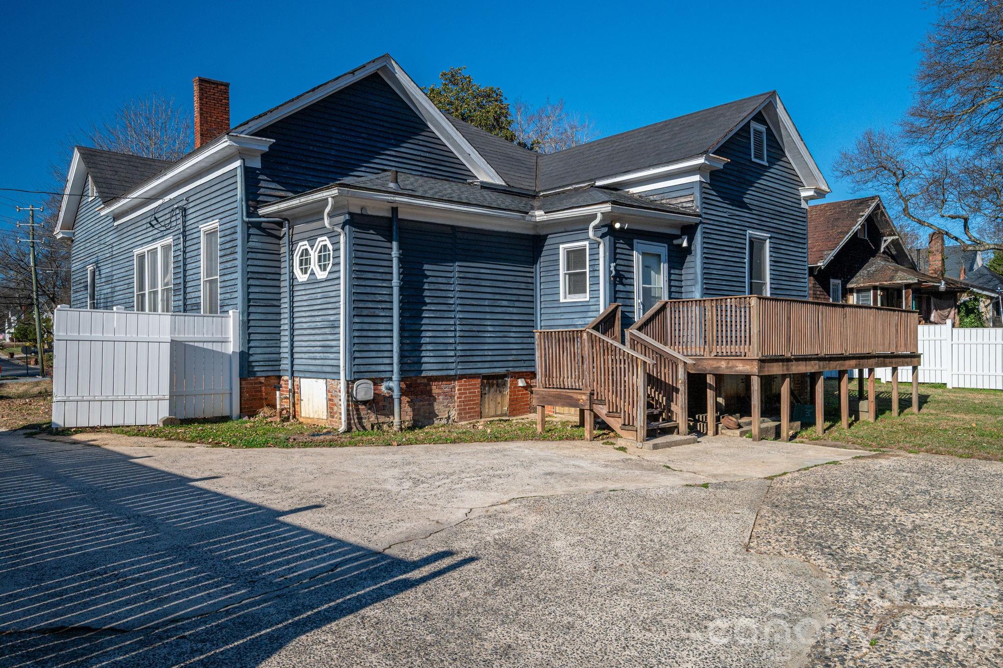 331 S Laurel Street