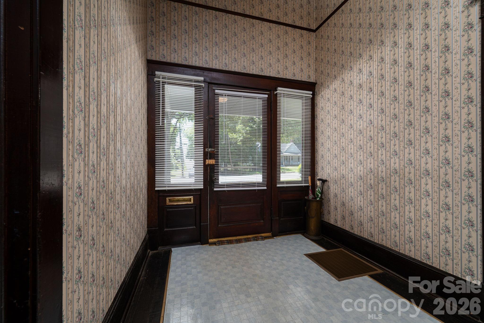 331 S Laurel Street
