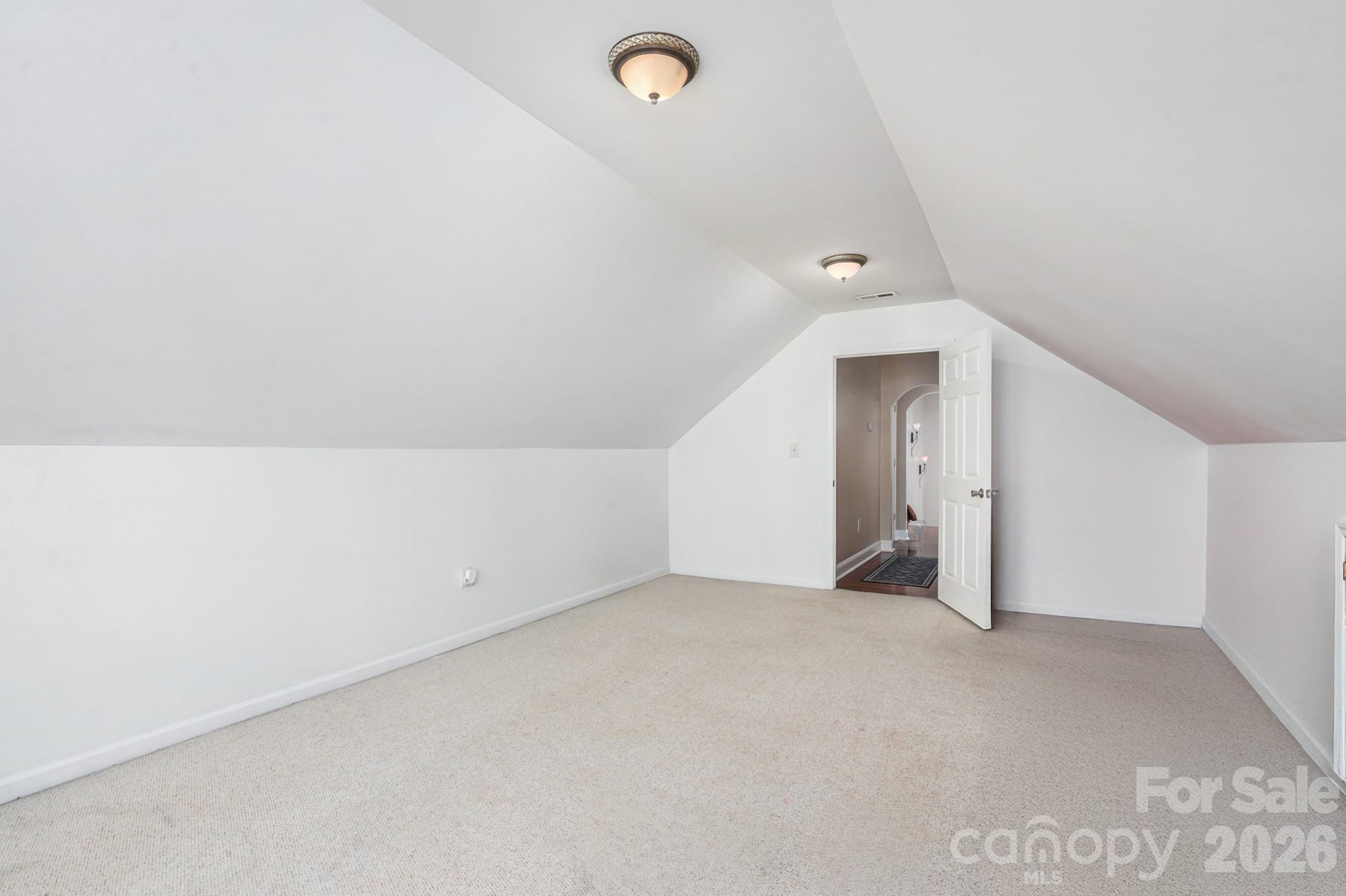 3272 Oak Ridge Circle