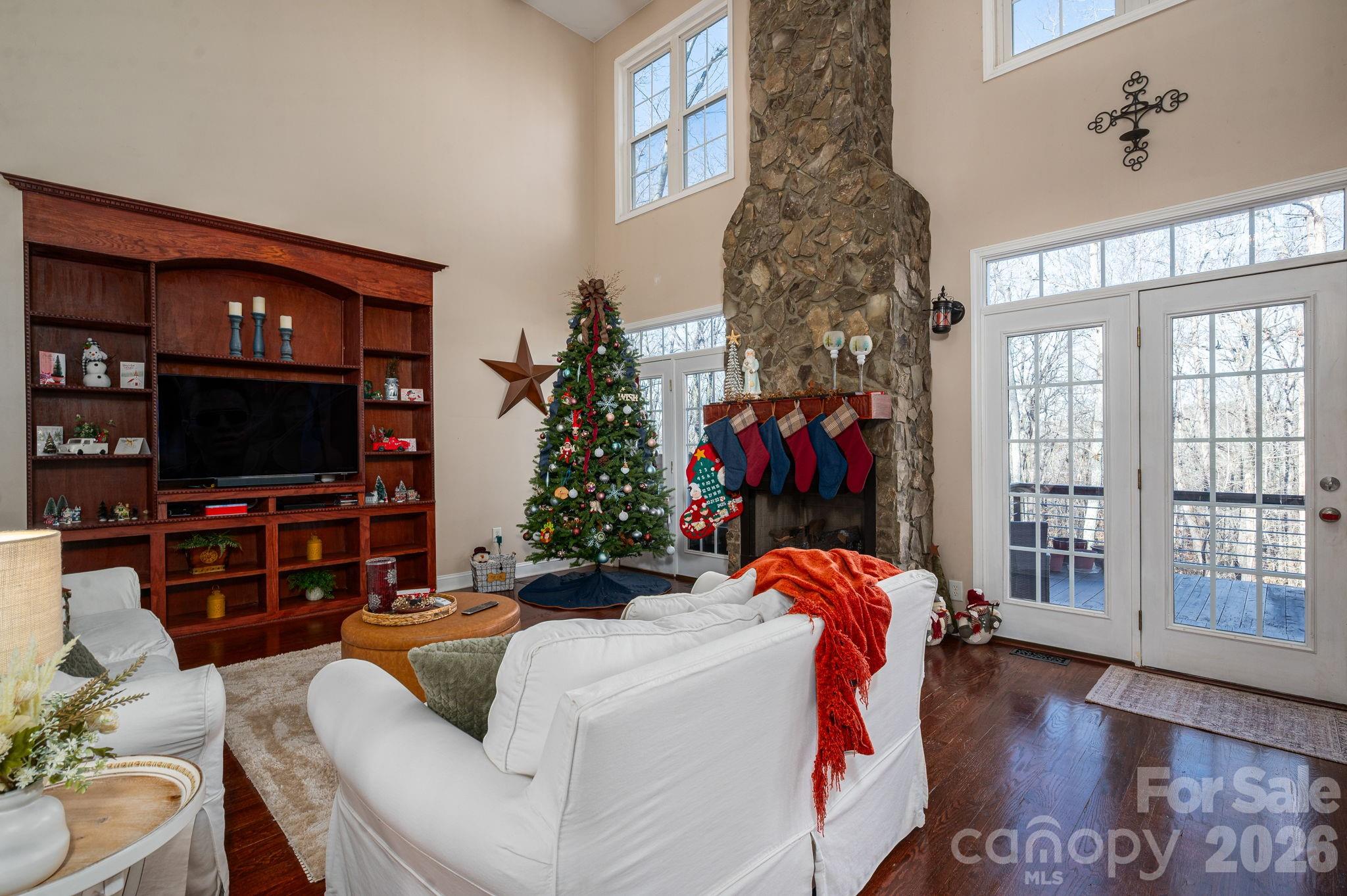 3272 Oak Ridge Circle