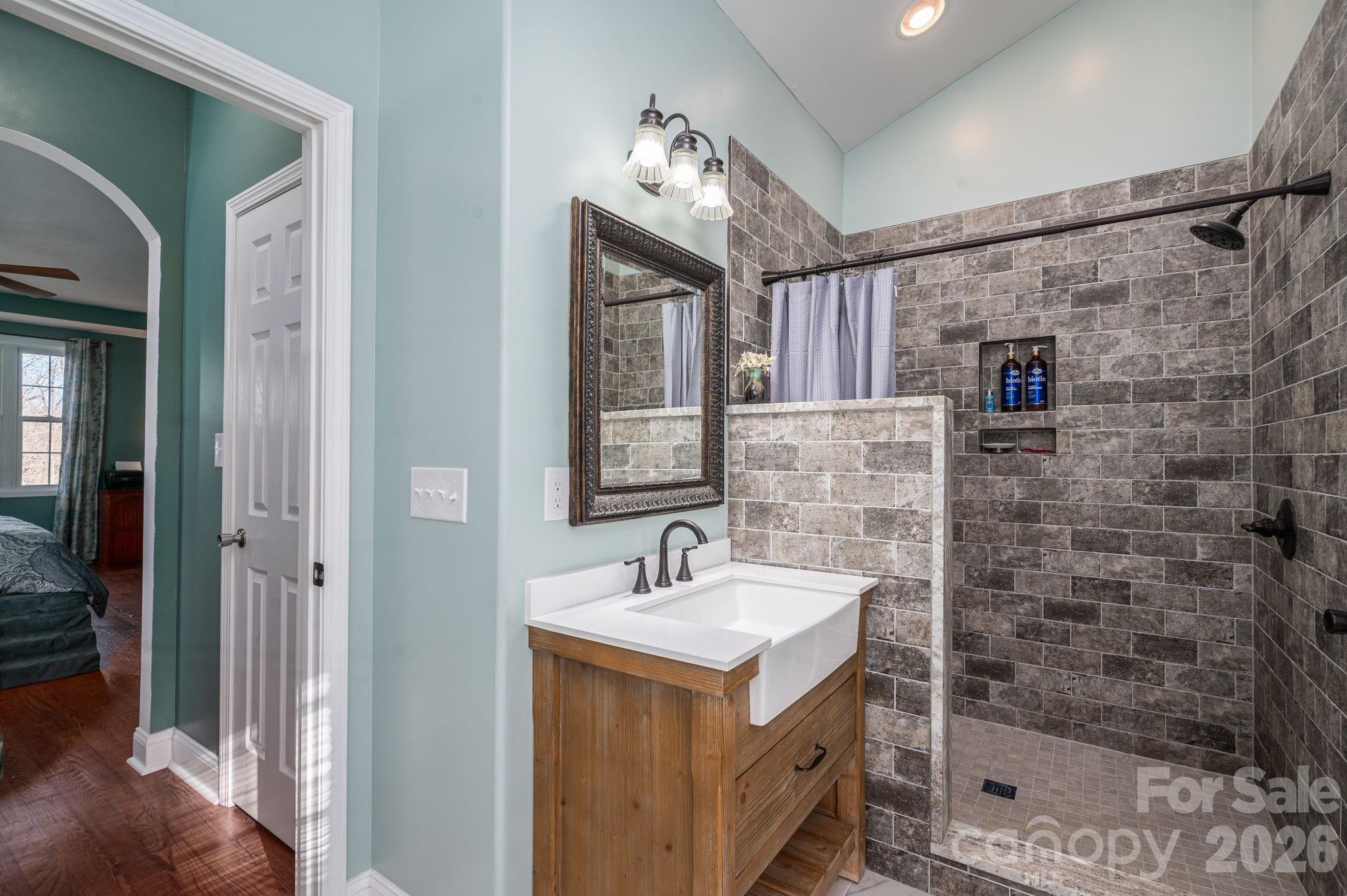 3272 Oak Ridge Circle